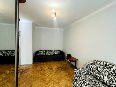 квартира по адресу Строителей ул., 5