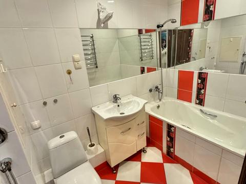 квартира за адресою Десантна вул., 11