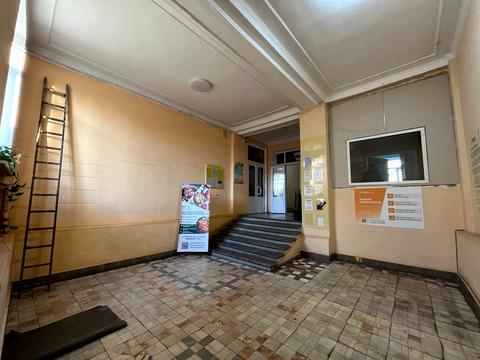 комерційна за адресою Церковна вул. (Каліниченка), 3