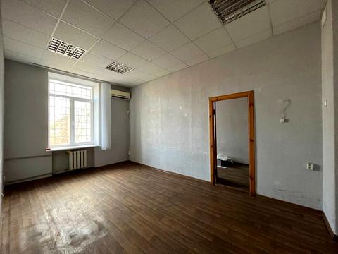 комерційна за адресою Церковна вул. (Каліниченка), 3