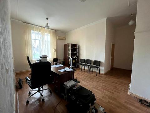 комерційна за адресою Церковна вул. (Каліниченка), 3