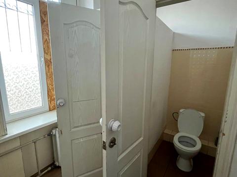 комерційна за адресою Церковна вул. (Каліниченка), 3