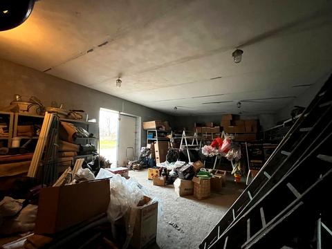 комерційна за адресою Печорська, 90Б