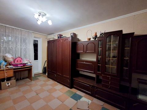 квартира за адресою Космонавтів вул., 142а; 142б