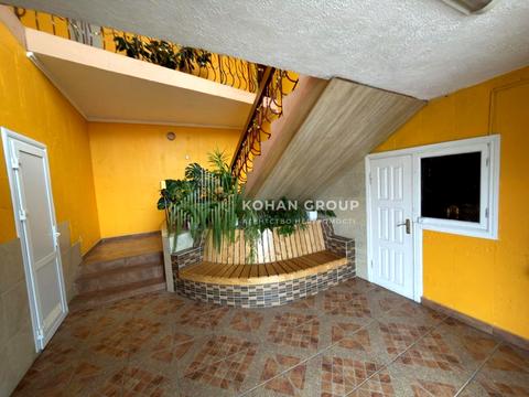 комерційна за адресою Грушевського вул., 61