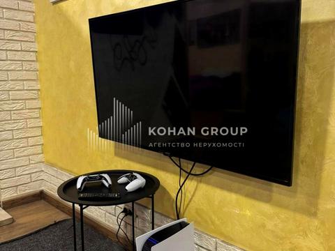 комерційна за адресою Подільська вул., 58