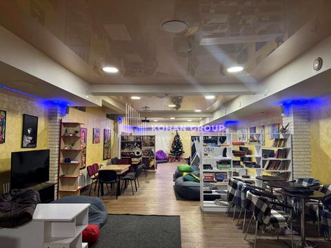 комерційна за адресою Подільська вул., 58