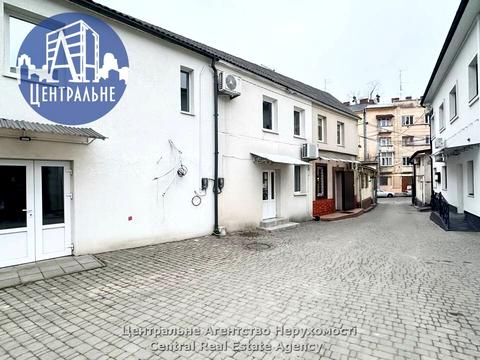 комерційна за адресою Чернівці, Богдана Хмельницького вул., 12