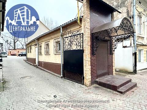 комерційна за адресою Чернівці, Богдана Хмельницького вул., 12