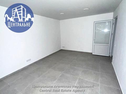 комерційна за адресою Чернівці, Богдана Хмельницького вул., 12