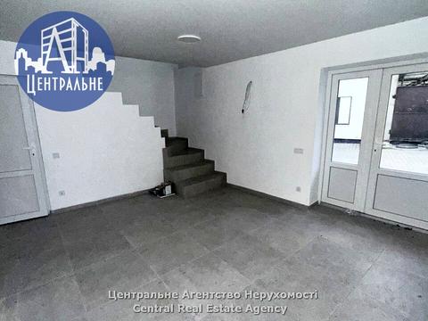 комерційна за адресою Чернівці, Богдана Хмельницького вул., 12