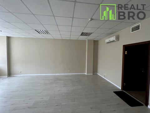 комерційна за адресою Зарічанська вул., 1