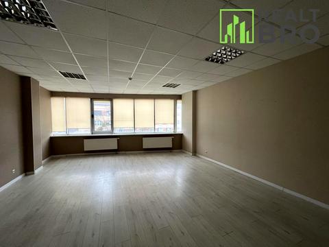 комерційна за адресою Зарічанська вул., 1