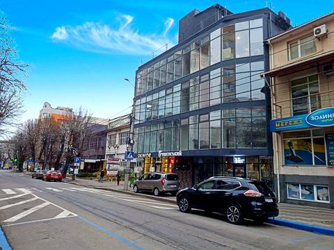 комерційна за адресою Грушевського вул., 51