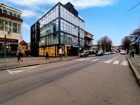 комерційна за адресою Грушевського вул., 51