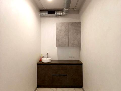 комерційна за адресою Грушевського вул., 51