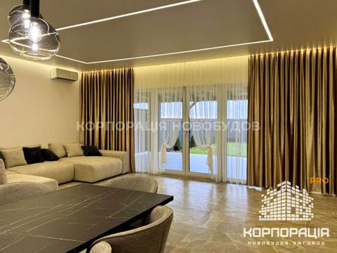 будинок за адресою с. Сторожниця, Цвітна, 1