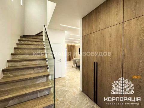 будинок за адресою с. Сторожниця, Цвітна, 1