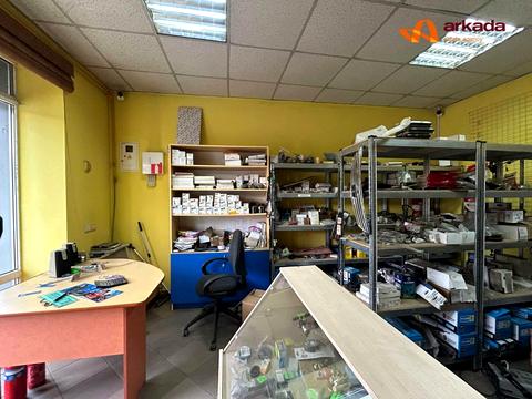 комерційна за адресою Незалежності вул., 225