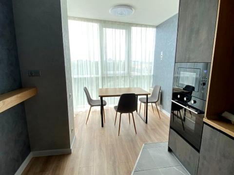 квартира по адресу Свободи ул., 20/2