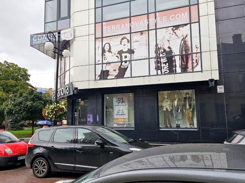 комерційна за адресою Ринок пл., 18