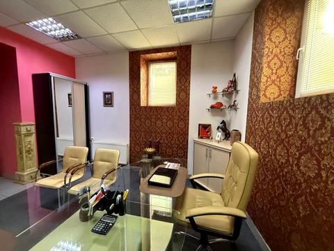 коммерческая по адресу Валовая ул., 5