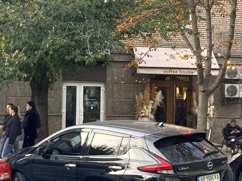 коммерческая по адресу Независимой Украины ул. (40 лет Советской Украины), 68-А