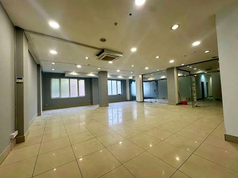 комерційна за адресою Академіка Белелюбського вул. (Краснозаводська), 13