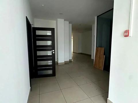 комерційна за адресою Академіка Белелюбського вул. (Краснозаводська), 13