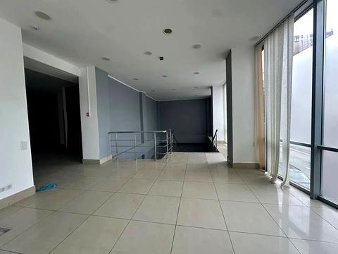 комерційна за адресою Академіка Белелюбського вул. (Краснозаводська), 13