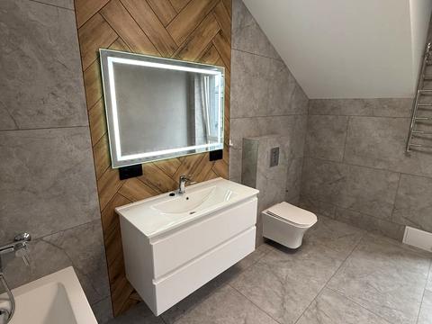 будинок за адресою Місячна вул.