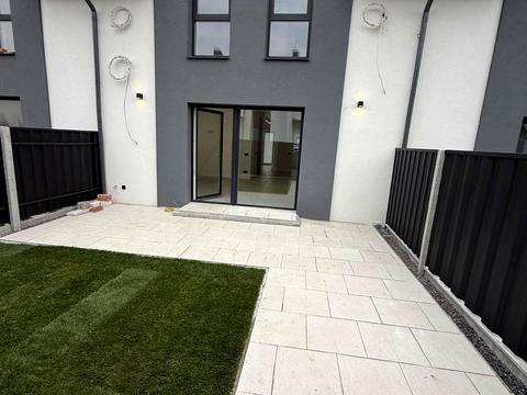 будинок за адресою Місячна вул.