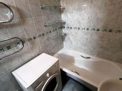 квартира за адресою Дніпро, Богдана Хмельницького просп. (Героїв Сталінграда), 4-Б