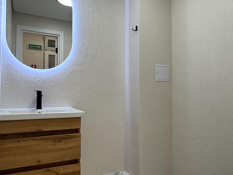 комерційна за адресою Валерія Самофалова вул. (Каманіна), 16-А/6