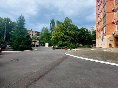 комерційна за адресою Академічна вул. (Піонерська), 20б