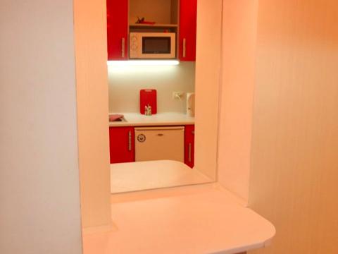 квартира по адресу Веры Холодной пл., 3