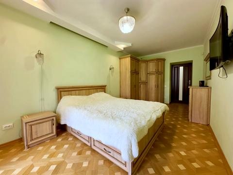 квартира за адресою Зарічанська вул., 11л