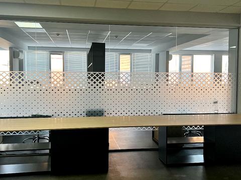 комерційна за адресою Балківська вул., 1