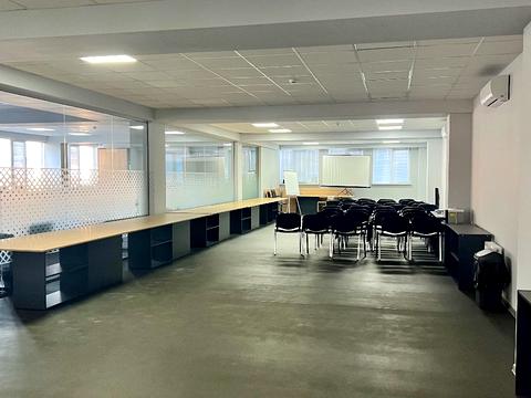 комерційна за адресою Балківська вул., 1