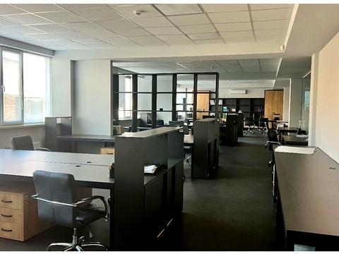 комерційна за адресою Балківська вул., 1