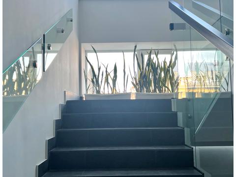 комерційна за адресою Балківська вул., 1