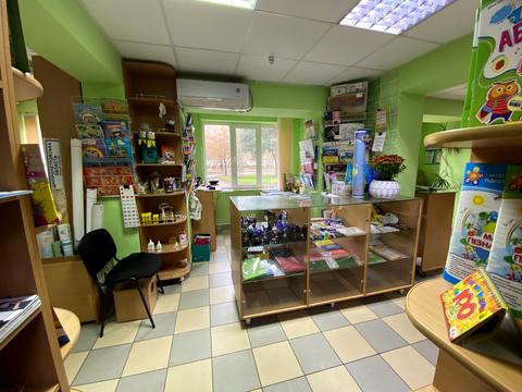 комерційна за адресою Свято-Миколаївська вул. (Леніна), 28