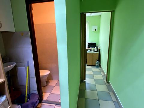 комерційна за адресою Свято-Миколаївська вул. (Леніна), 28