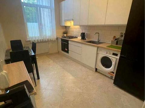 квартира за адресою Івана Рутковича вул. (), 4