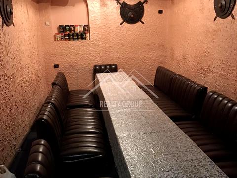 комерційна за адресою Алмазна вул. (Погребняка), 18