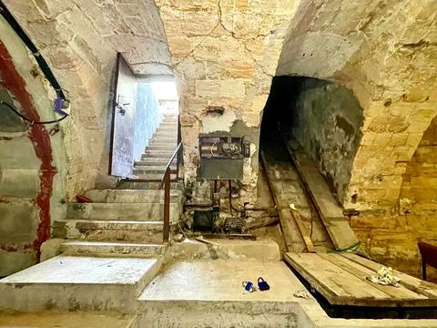 коммерческая по адресу Троицкая ул., 45