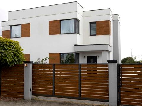 будинок за адресою В'ячеслава Чорновола вул.