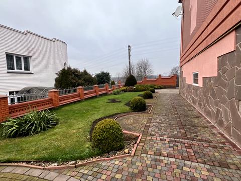 будинок за адресою Кленова вул.