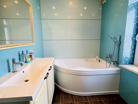 будинок за адресою Салютна вул.