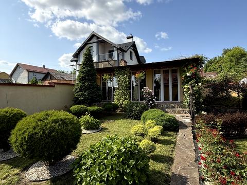 будинок за адресою Лесі Українки вул., 1